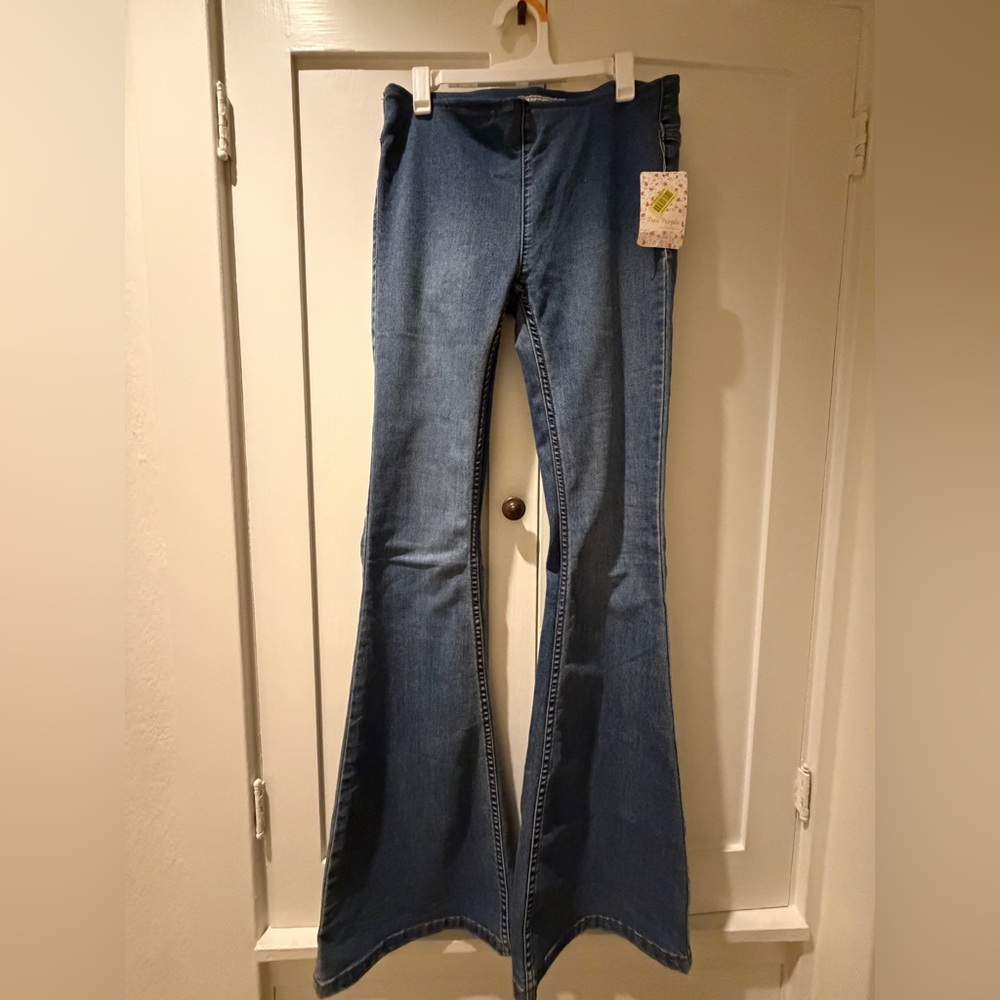 NWT Free People Size 25 Pull On Flare Legged Jeans